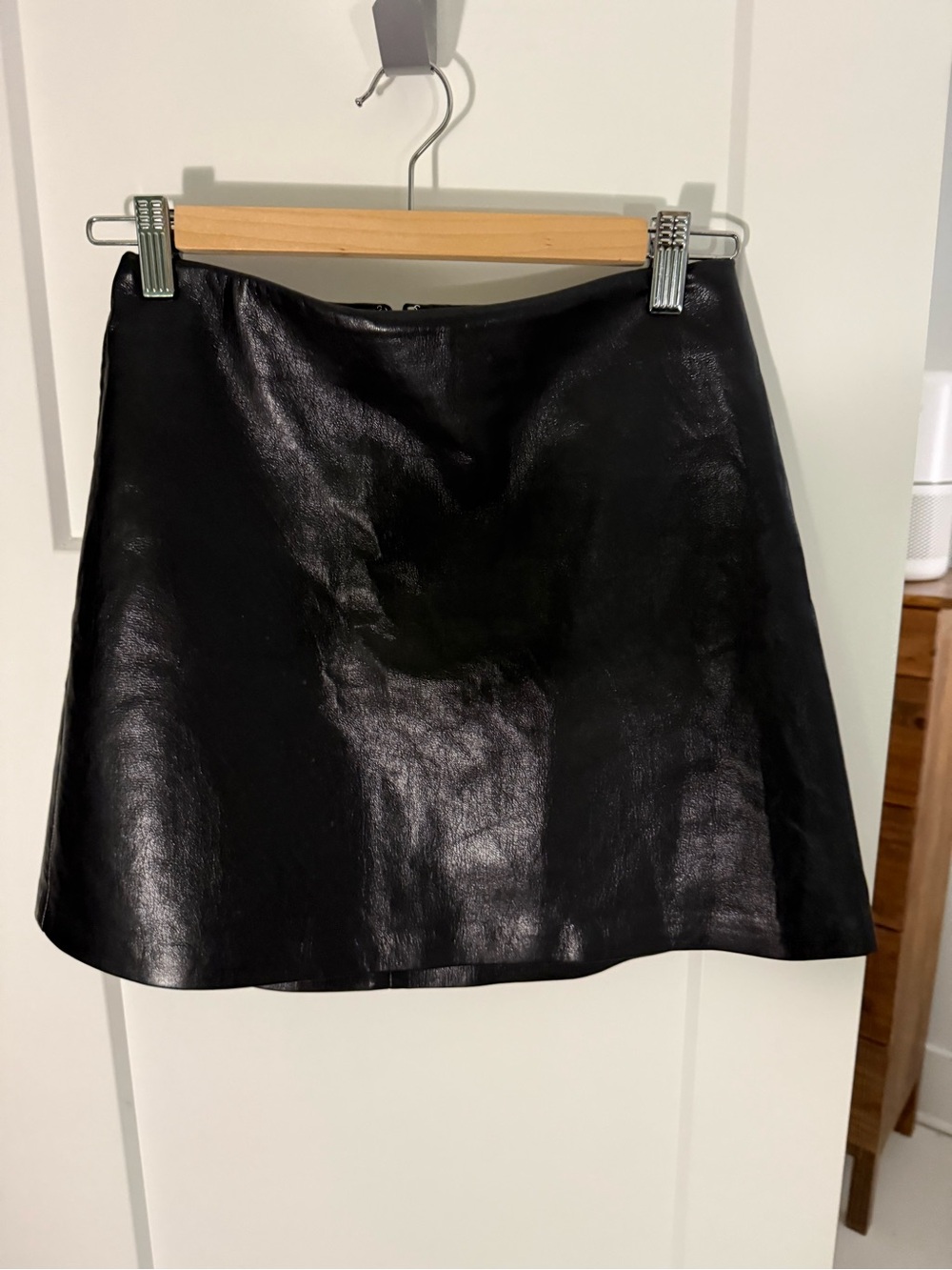 Aritzia Wilfred classic faux leather skirt